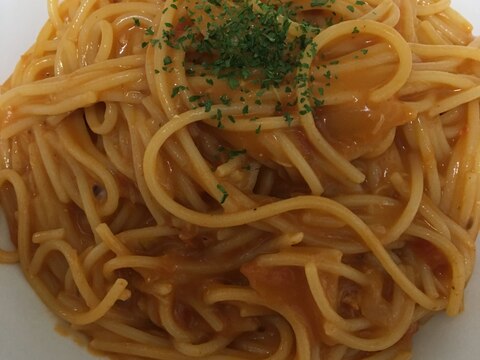 ベニズワイガニと玉ねぎのクリームトマトパスタ☆